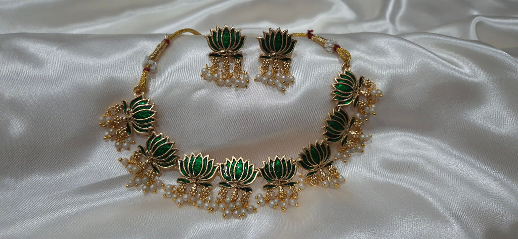 Emerald Lotus Choker Necklace Set