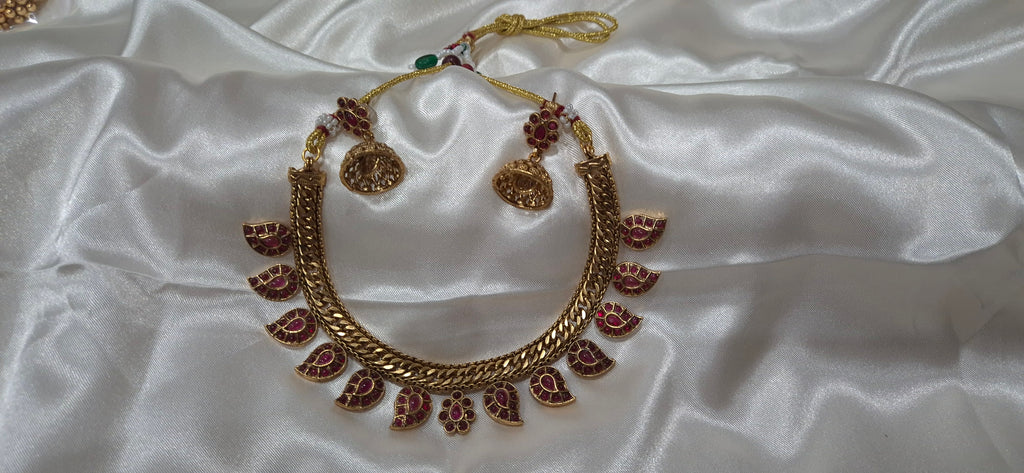 Pink Mango Leaf Choker Necklace Set