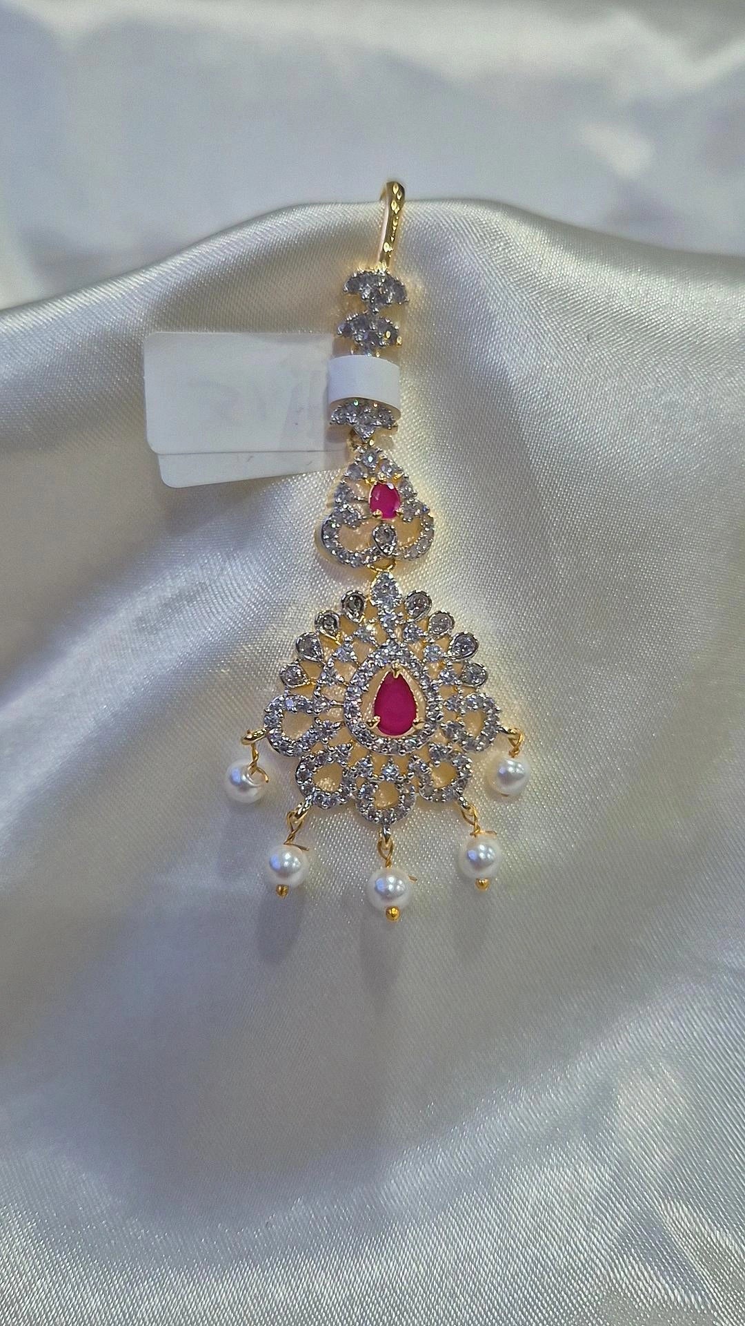Gold Round Filigree Maang Tikka with Ruby