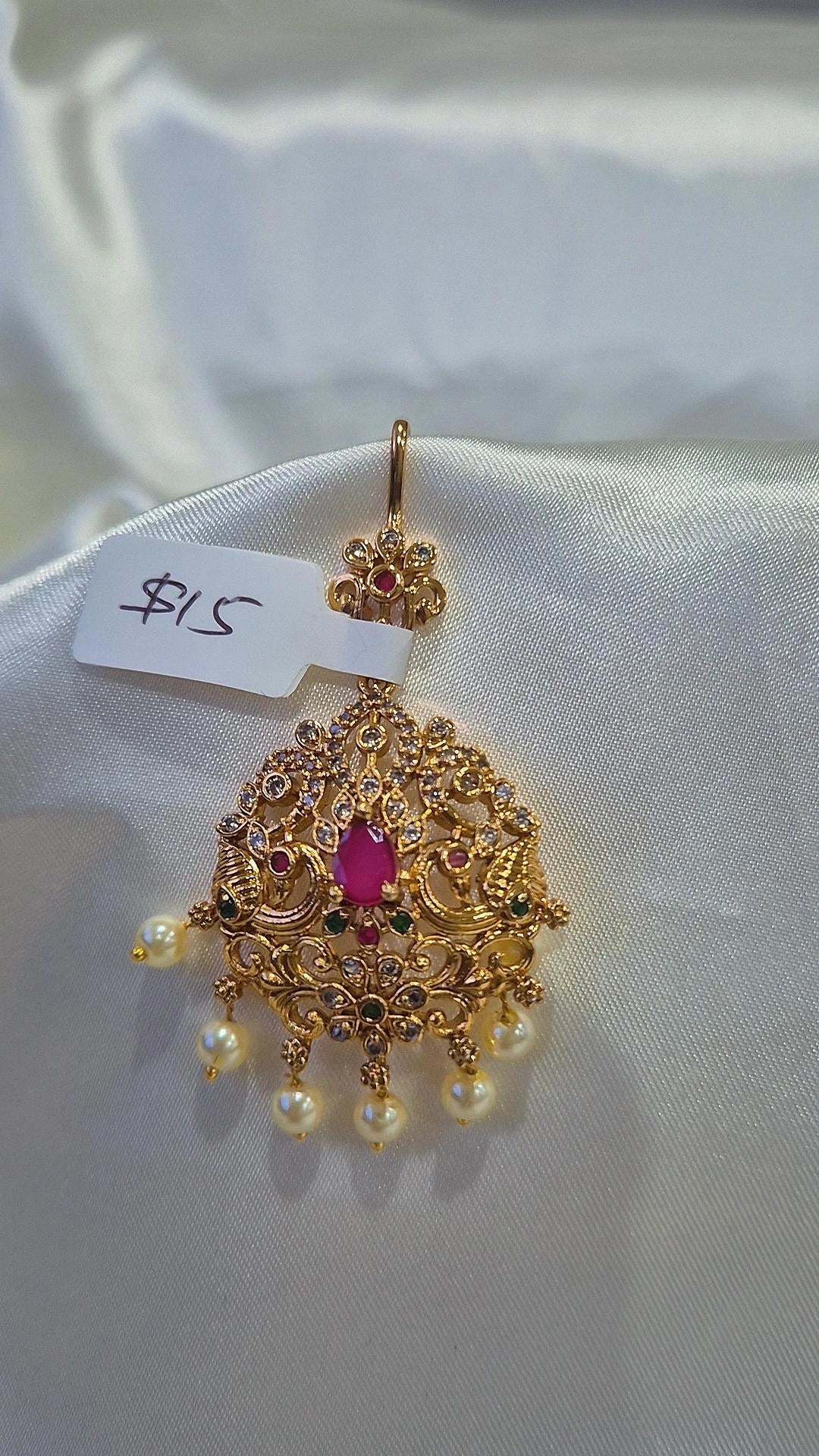 Gold Teardrop Filigree Maang Tikka with Ruby