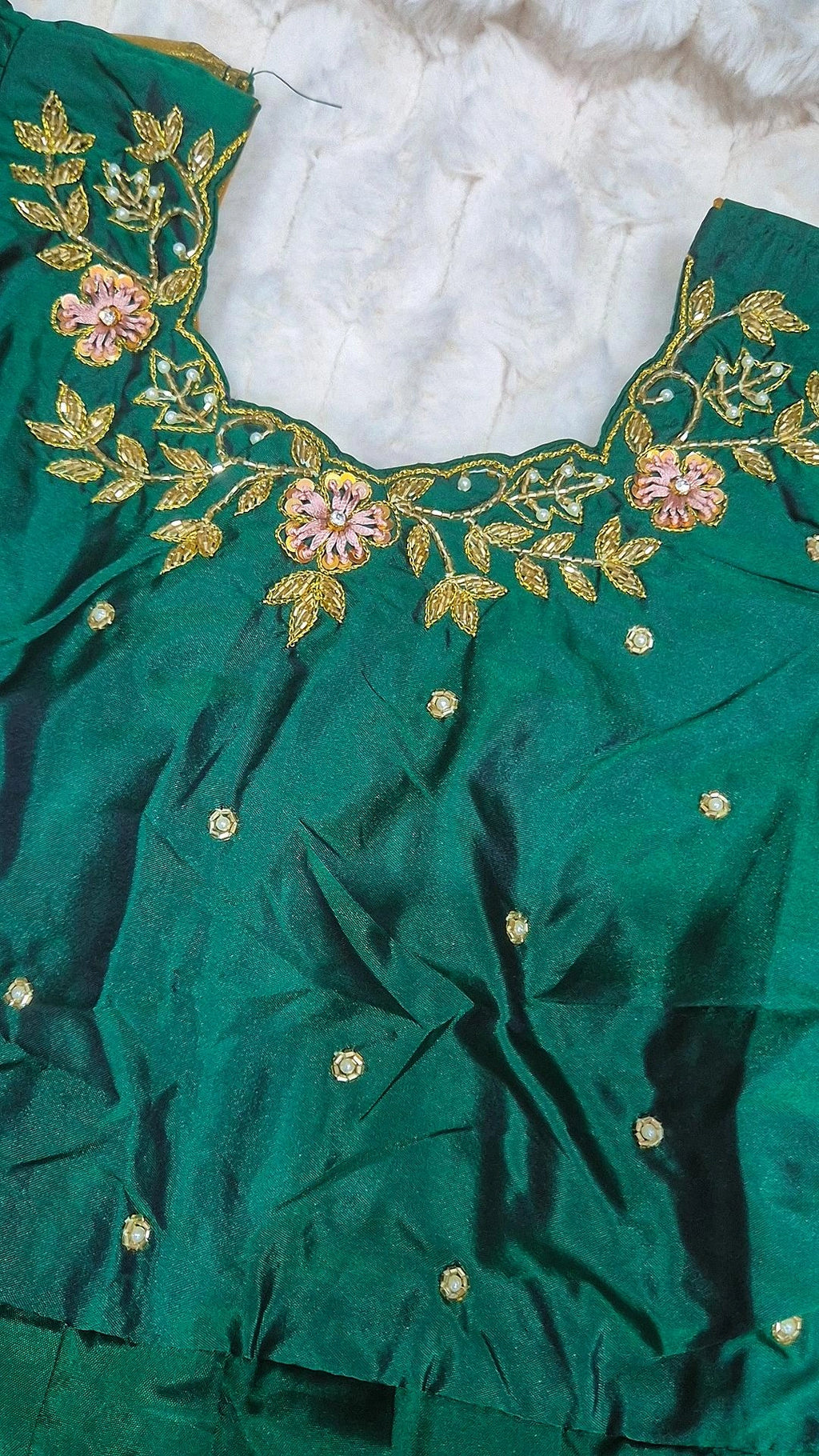 Kids Banarasi Lehenga Pink Dark Green – green blouse neckline embroidery detail