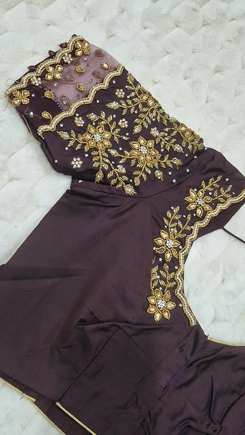 Dark Chocolate Boutique Stitched Gold Floral Vine Maggam Work Saree Blouse - Sleeve Detail