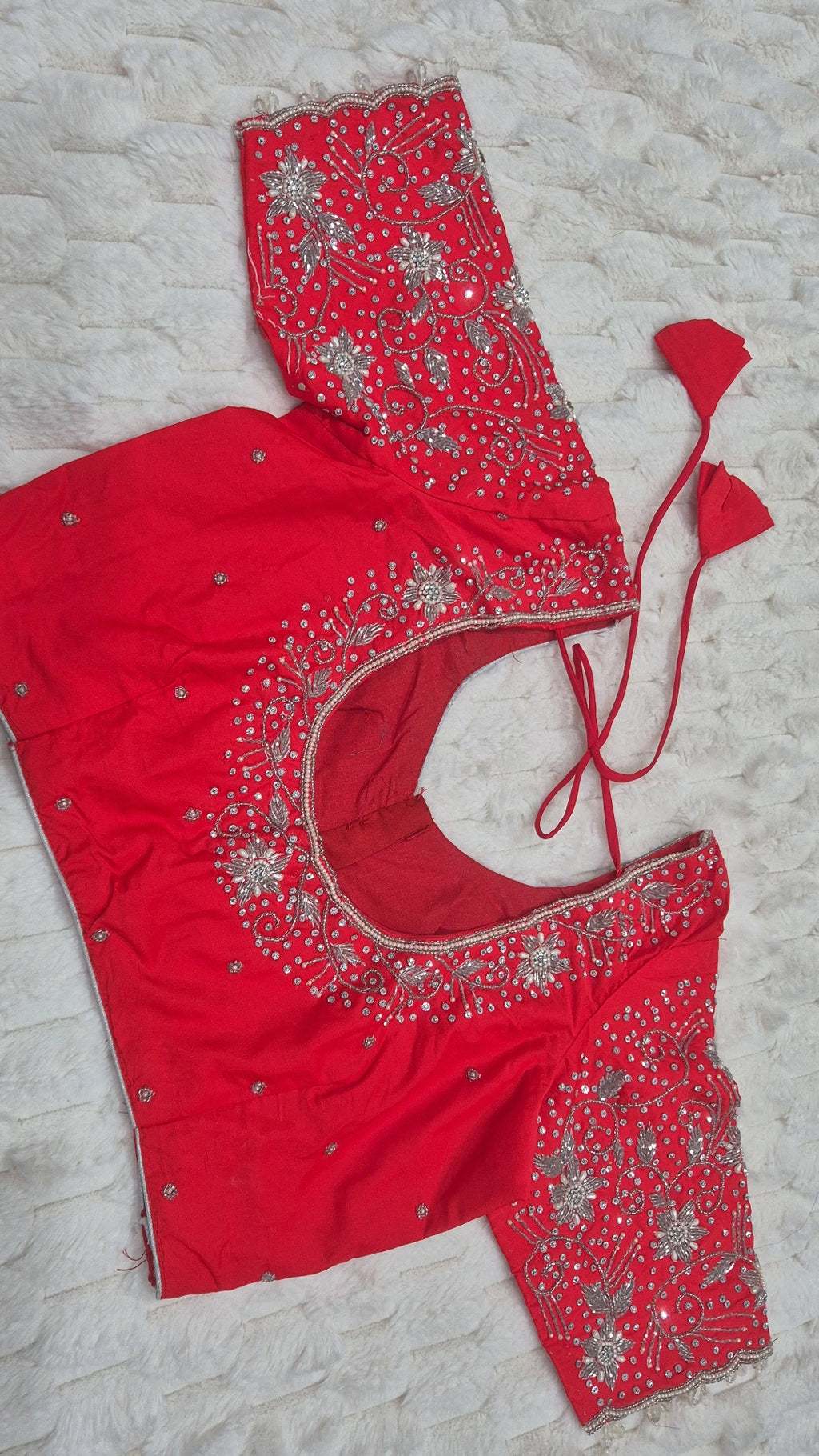 Red Boutique Stitched Silver CZ Floral Vine Maggam Work Saree Blouse - Sleeve Detail