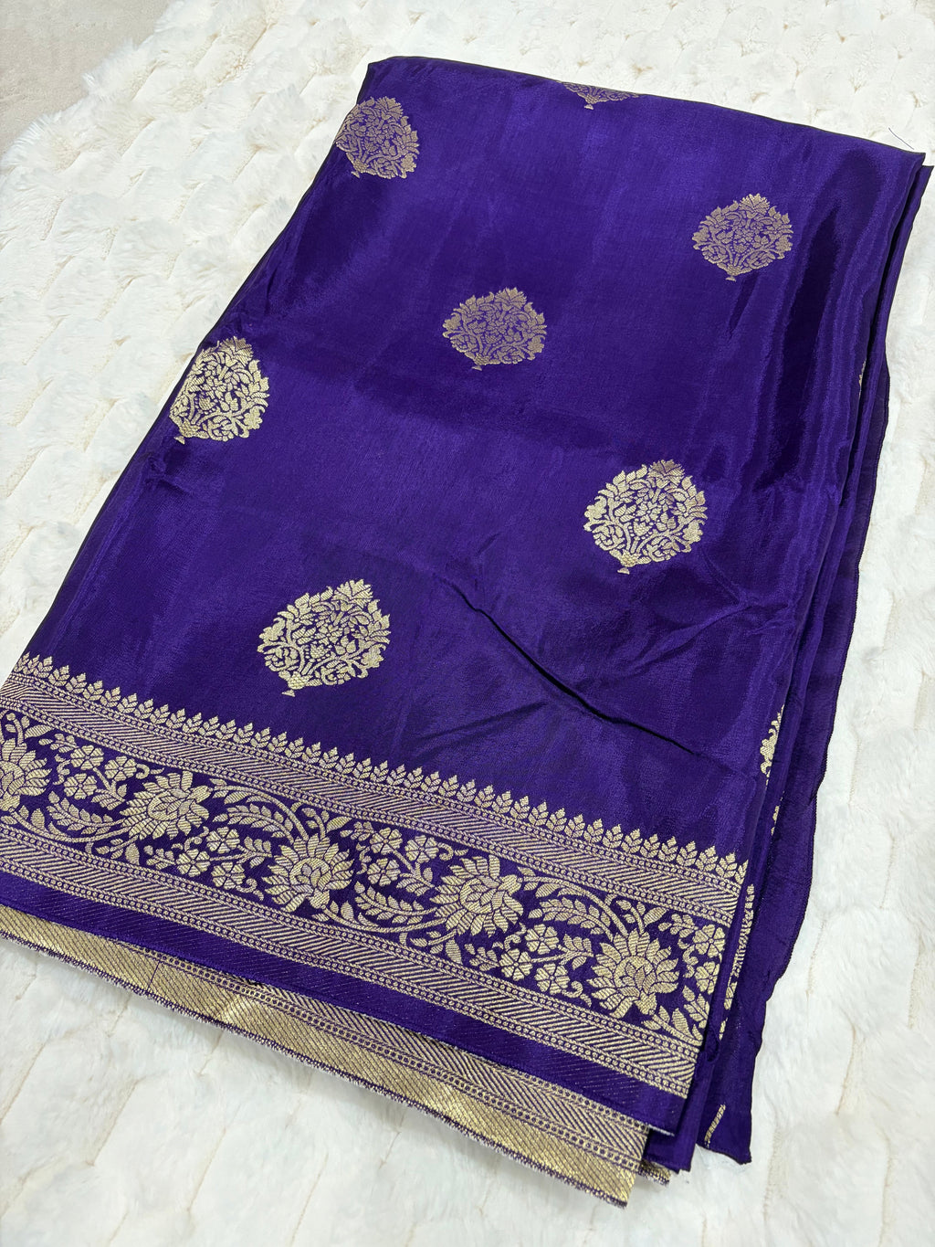 Purple Crape Banarasi Saree - Body butta view