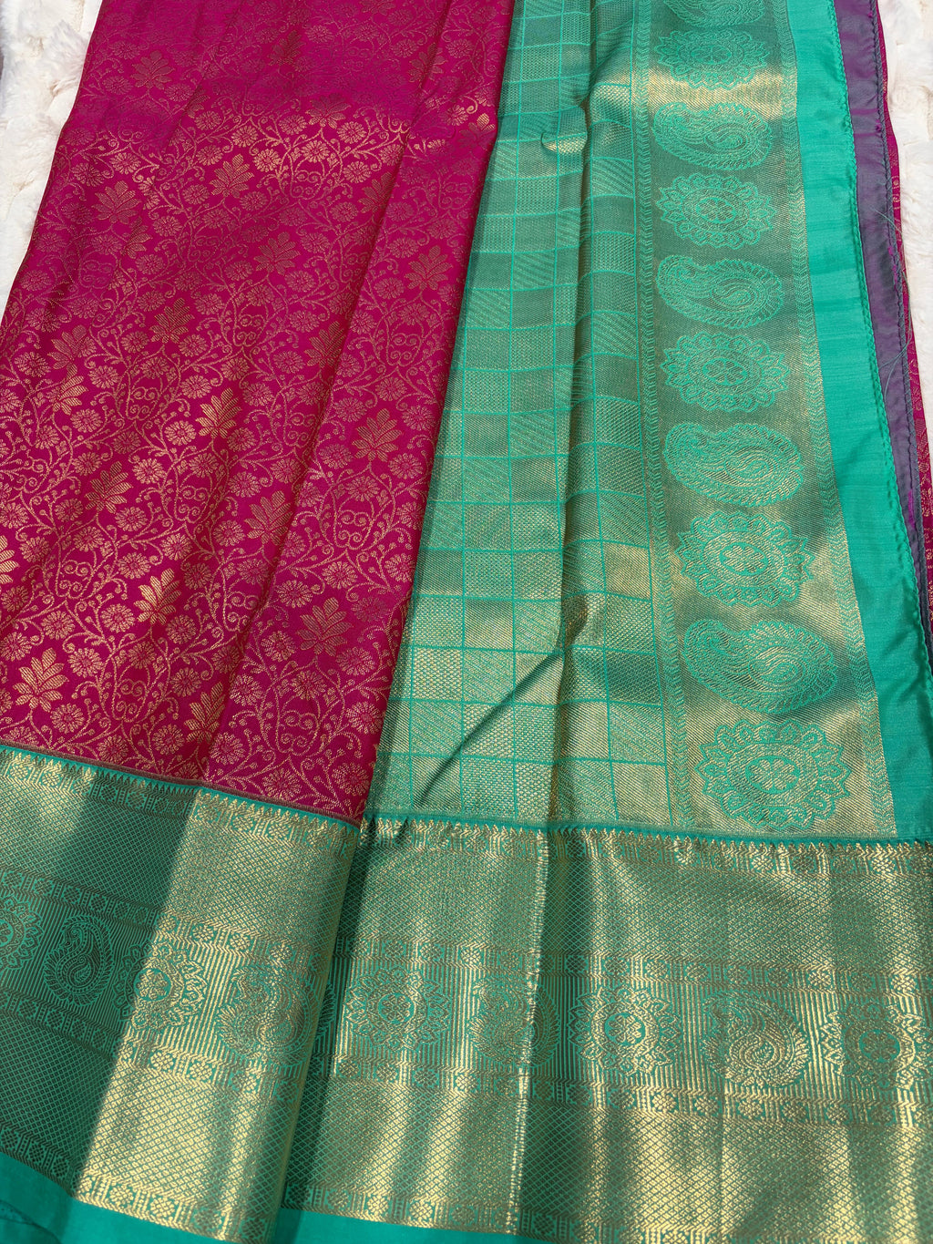 Magenta & Teal Kanjivaram Silk Saree - Border and pallu detail