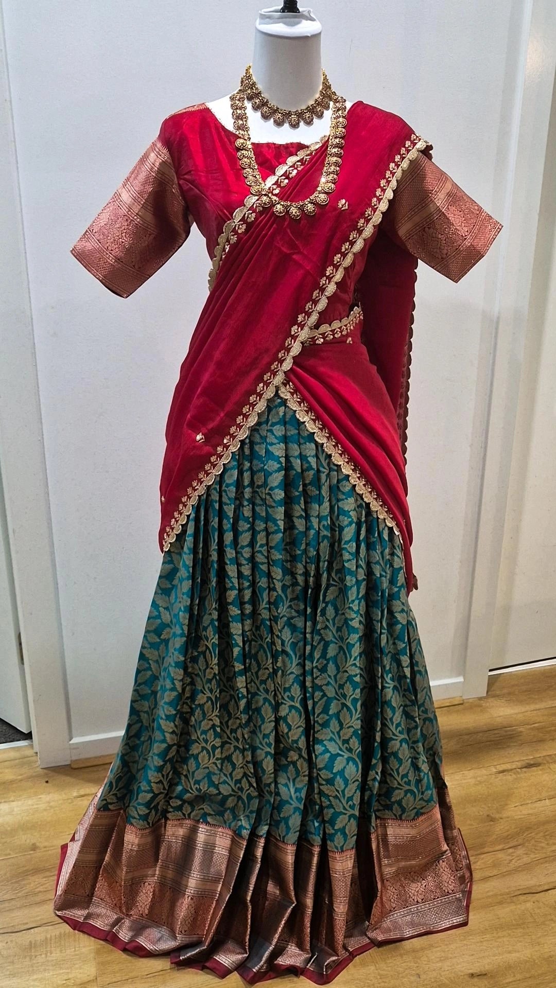 Pattu Lehenga