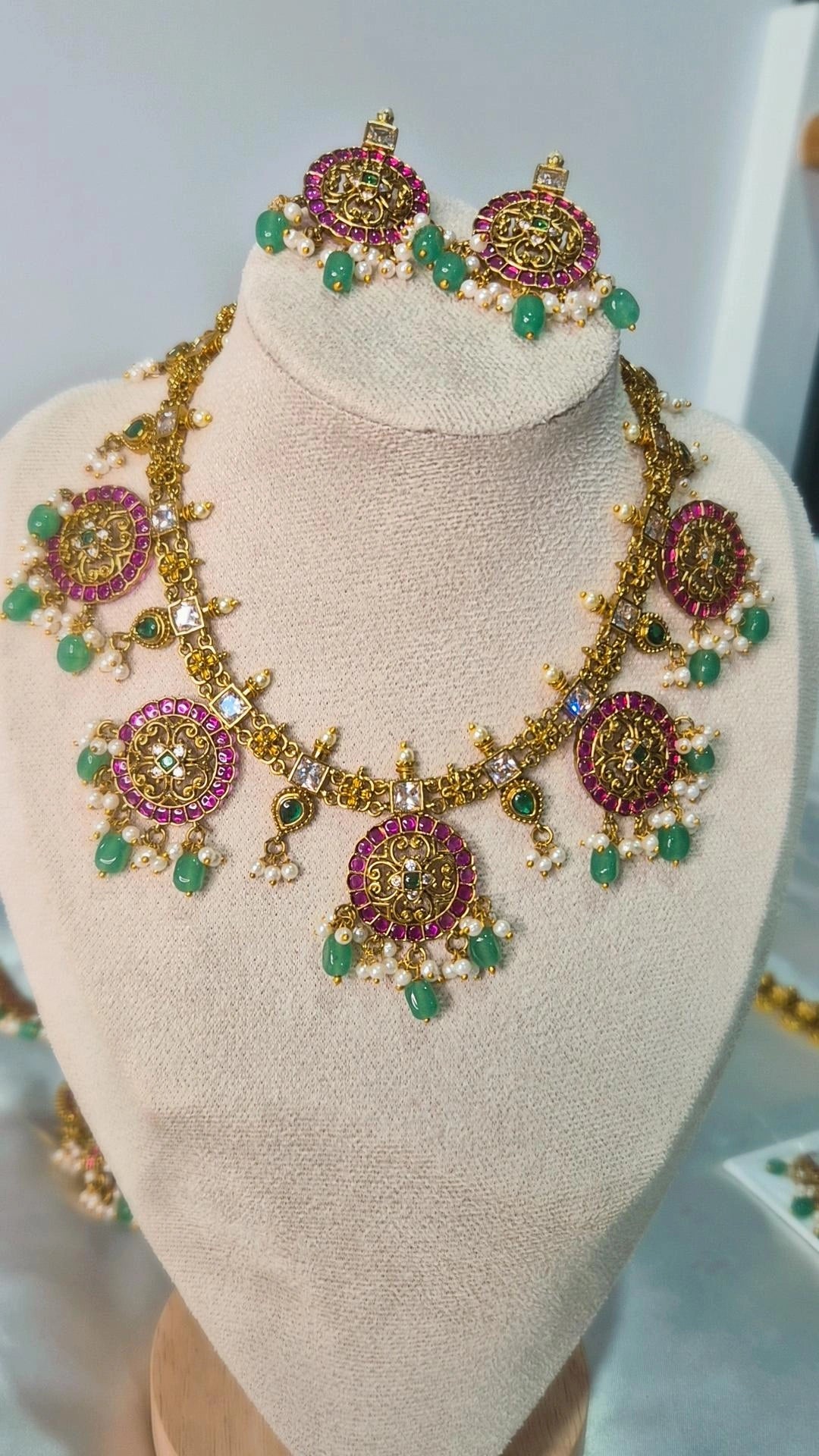Jadau Kundan Necklace Set